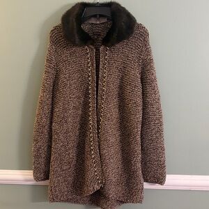 Dana Buchman Size Large Chunky Brown Knit Sweater Faux Fur Collar Chain Detail